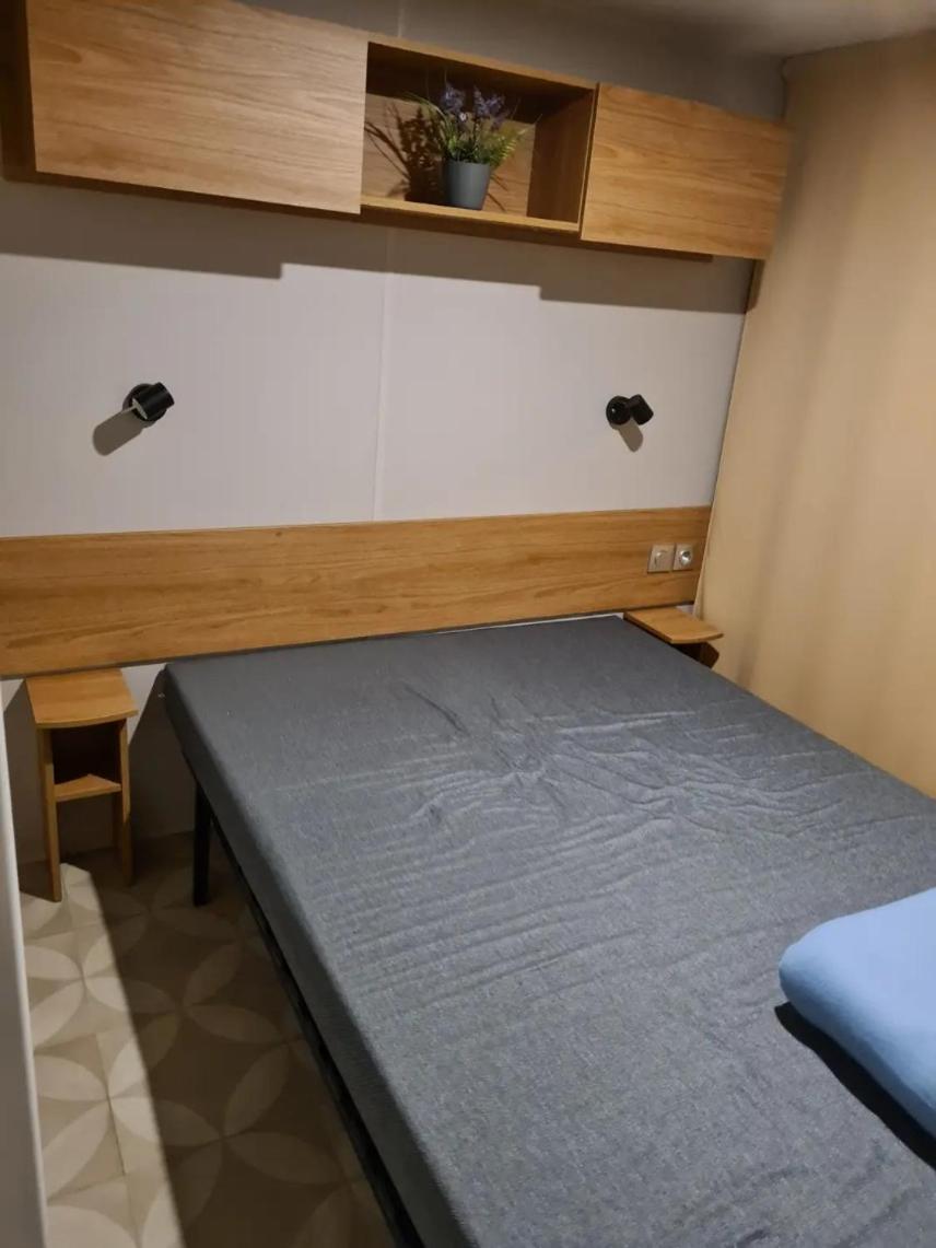 Chez Boby ! Hotel Canet-en-Roussillon Bagian luar foto